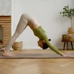 como crear rutina de yoga diaria